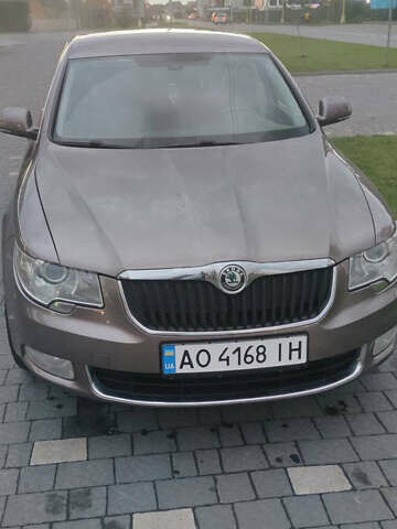 Шкода Суперб 2012 у Ужгороді на Automoto.ua Коричневий Шкода Суперб, об'ємом двигуна 1.6 л та пробігом 303 тис. км за 8900 $, фото 1 на Automoto.ua