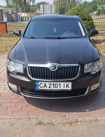 Коричневый Шкода Суперб, объемом двигателя 1.8 л и пробегом 212 тыс. км за 11800 $, фото 1 на Automoto.ua