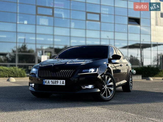 Коричневый Шкода Суперб, объемом двигателя 1.97 л и пробегом 252 тыс. км за 20000 $, фото 1 на Automoto.ua