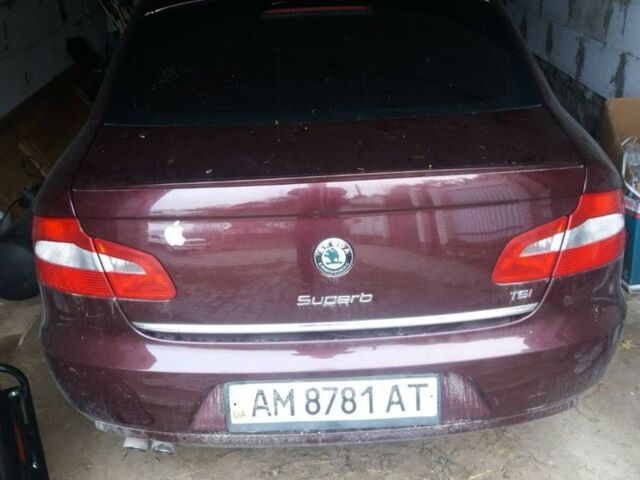 Красный Шкода Суперб, объемом двигателя 1.8 л и пробегом 135 тыс. км за 5500 $, фото 1 на Automoto.ua