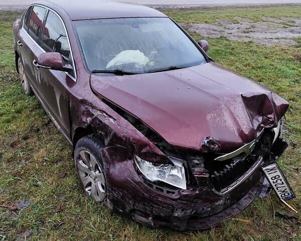 Красный Шкода Суперб, объемом двигателя 1.78 л и пробегом 220 тыс. км за 4500 $, фото 1 на Automoto.ua