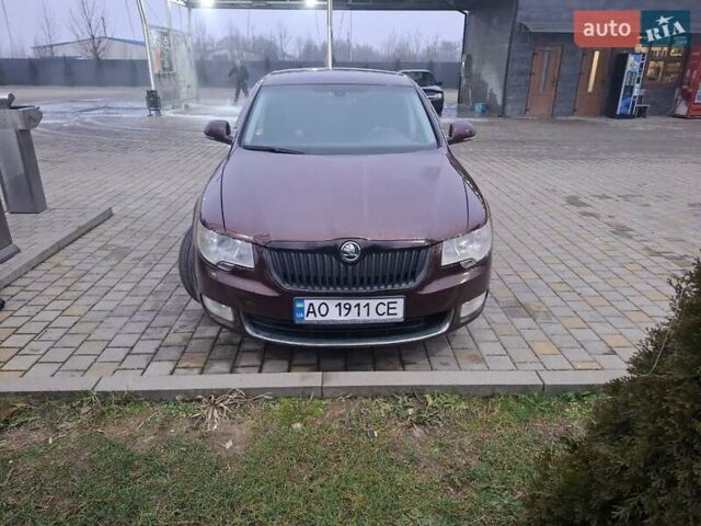 Красный Шкода Суперб, объемом двигателя 1.97 л и пробегом 328 тыс. км за 7000 $, фото 1 на Automoto.ua