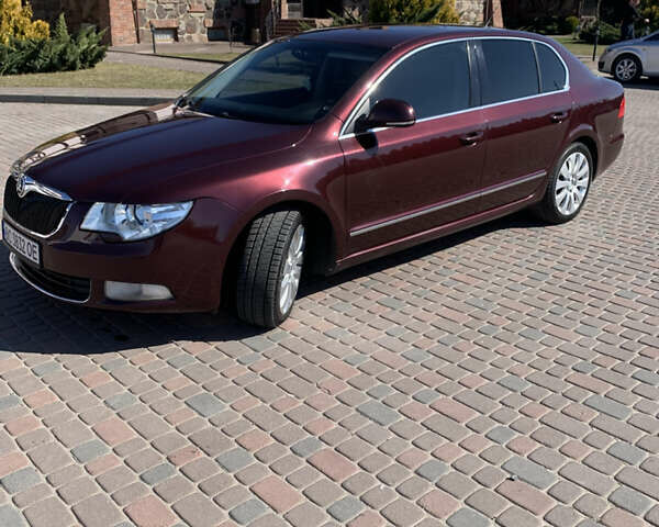 Красный Шкода Суперб, объемом двигателя 2 л и пробегом 251 тыс. км за 9100 $, фото 1 на Automoto.ua