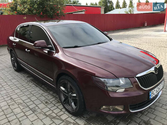 Красный Шкода Суперб, объемом двигателя 1.9 л и пробегом 330 тыс. км за 7800 $, фото 1 на Automoto.ua