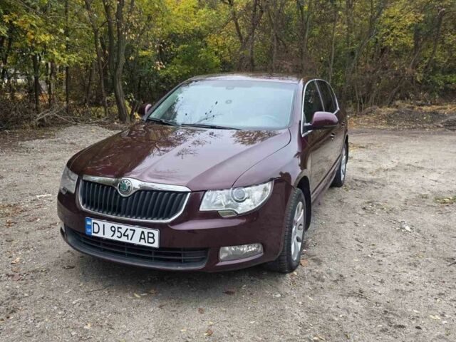 Красный Шкода Суперб, объемом двигателя 1.8 л и пробегом 268 тыс. км за 8300 $, фото 1 на Automoto.ua