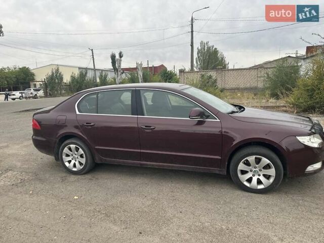 Красный Шкода Суперб, объемом двигателя 1.8 л и пробегом 170 тыс. км за 6500 $, фото 1 на Automoto.ua