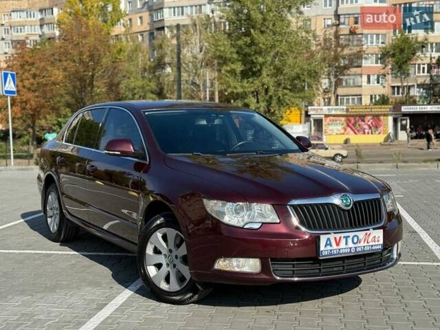 Красный Шкода Суперб, объемом двигателя 1.8 л и пробегом 183 тыс. км за 8800 $, фото 1 на Automoto.ua