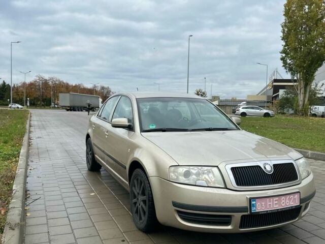 Жовтий Шкода Суперб, об'ємом двигуна 2 л та пробігом 226 тис. км за 5300 $, фото 1 на Automoto.ua