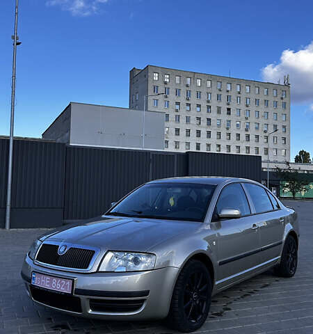 Желтый Шкода Суперб, объемом двигателя 2 л и пробегом 226 тыс. км за 5150 $, фото 1 на Automoto.ua