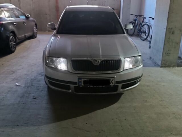 Серый Шкода Суперб, объемом двигателя 1.8 л и пробегом 195 тыс. км за 5500 $, фото 1 на Automoto.ua