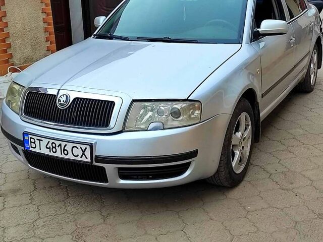 Серый Шкода Суперб, объемом двигателя 1.8 л и пробегом 300 тыс. км за 4800 $, фото 1 на Automoto.ua