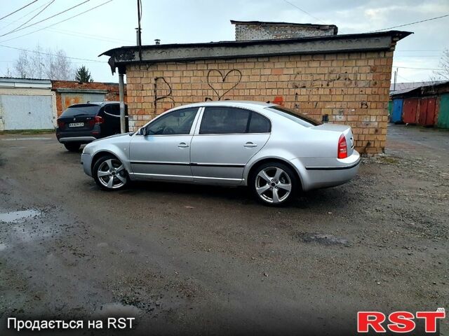 Сірий Шкода Суперб, об'ємом двигуна 2.5 л та пробігом 299 тис. км за 4500 $, фото 1 на Automoto.ua