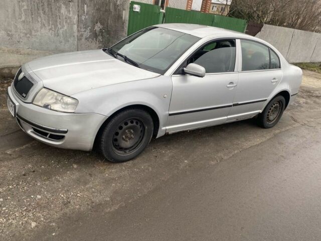 Сірий Шкода Суперб, об'ємом двигуна 2.5 л та пробігом 500 тис. км за 2300 $, фото 1 на Automoto.ua