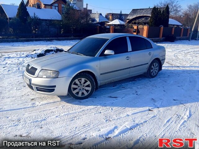 Серый Шкода Суперб, объемом двигателя 2.8 л и пробегом 280 тыс. км за 4000 $, фото 1 на Automoto.ua