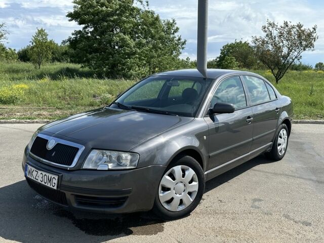 Серый Шкода Суперб, объемом двигателя 0 л и пробегом 123 тыс. км за 2999 $, фото 1 на Automoto.ua