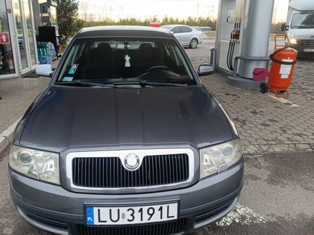 Сірий Шкода Суперб, об'ємом двигуна 2 л та пробігом 335 тис. км за 2400 $, фото 1 на Automoto.ua