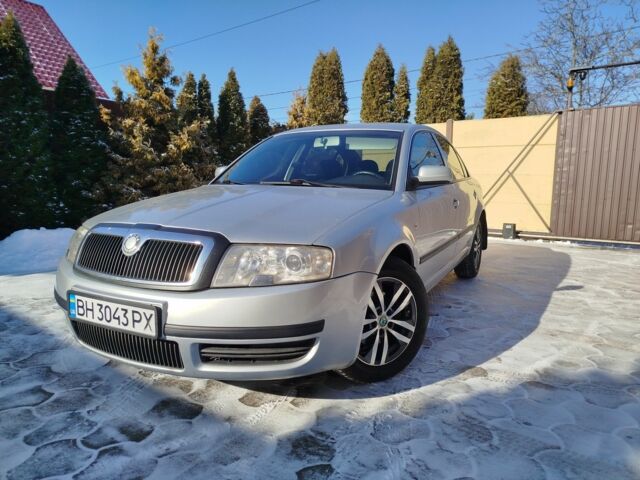 Серый Шкода Суперб, объемом двигателя 1.8 л и пробегом 345 тыс. км за 4440 $, фото 1 на Automoto.ua