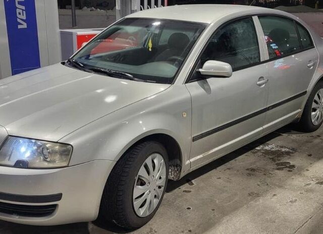 Серый Шкода Суперб, объемом двигателя 1.9 л и пробегом 300 тыс. км за 2450 $, фото 1 на Automoto.ua