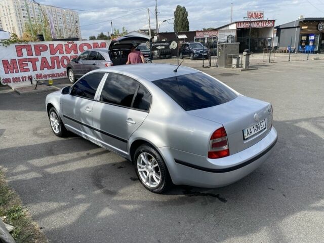 Серый Шкода Суперб, объемом двигателя 1.8 л и пробегом 392 тыс. км за 4600 $, фото 1 на Automoto.ua