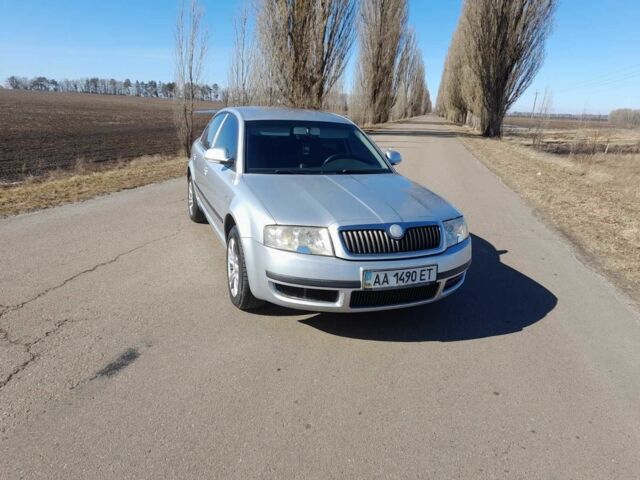 Серый Шкода Суперб, объемом двигателя 1.8 л и пробегом 390 тыс. км за 5000 $, фото 1 на Automoto.ua