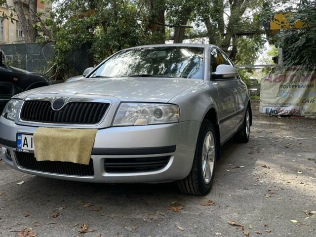 Серый Шкода Суперб, объемом двигателя 1.8 л и пробегом 284 тыс. км за 4600 $, фото 1 на Automoto.ua