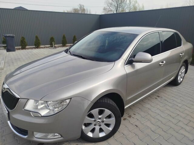 Сірий Шкода Суперб, об'ємом двигуна 1.8 л та пробігом 220 тис. км за 7900 $, фото 1 на Automoto.ua