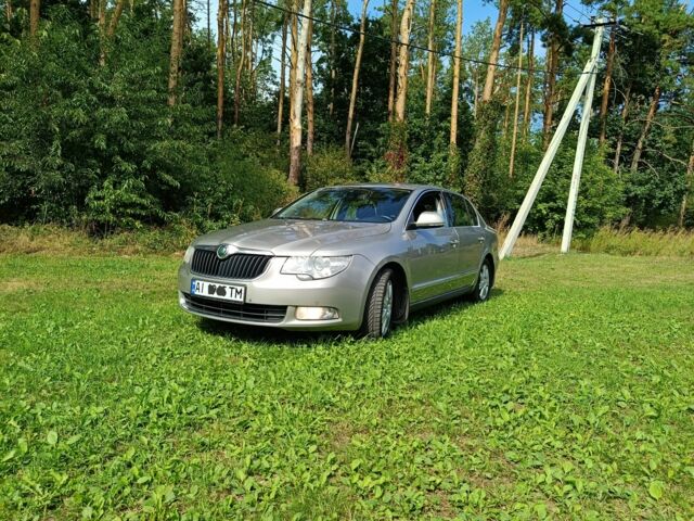 Сірий Шкода Суперб, об'ємом двигуна 2 л та пробігом 500 тис. км за 4500 $, фото 1 на Automoto.ua
