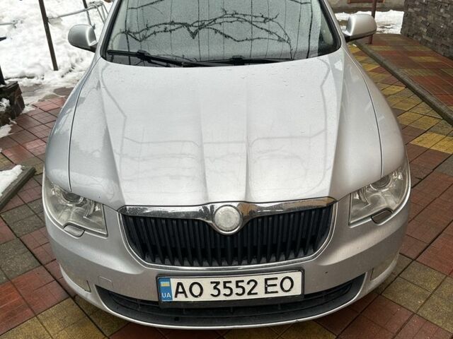 Сірий Шкода Суперб, об'ємом двигуна 2 л та пробігом 3 тис. км за 7500 $, фото 1 на Automoto.ua