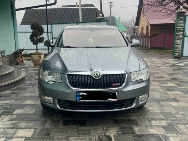 Серый Шкода Суперб, объемом двигателя 2 л и пробегом 250 тыс. км за 8400 $, фото 1 на Automoto.ua