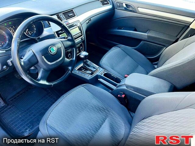 Серый Шкода Суперб, объемом двигателя 1.8 л и пробегом 14900 тыс. км за 8200 $, фото 1 на Automoto.ua