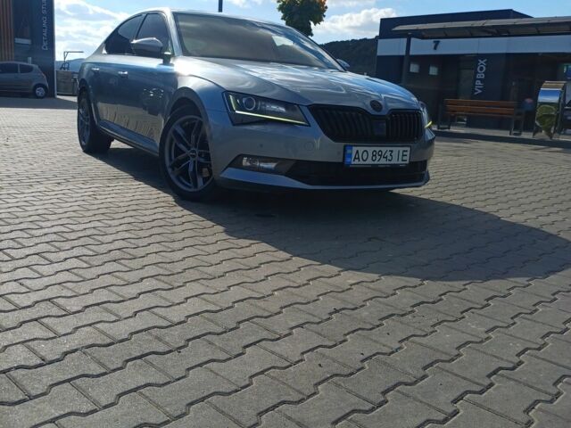 Серый Шкода Суперб, объемом двигателя 2 л и пробегом 270 тыс. км за 14500 $, фото 1 на Automoto.ua