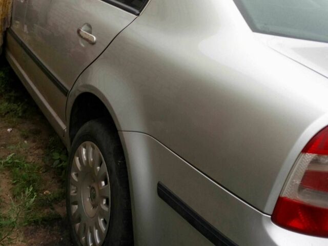 Серый Шкода Суперб, объемом двигателя 1.78 л и пробегом 1 тыс. км за 1000 $, фото 1 на Automoto.ua