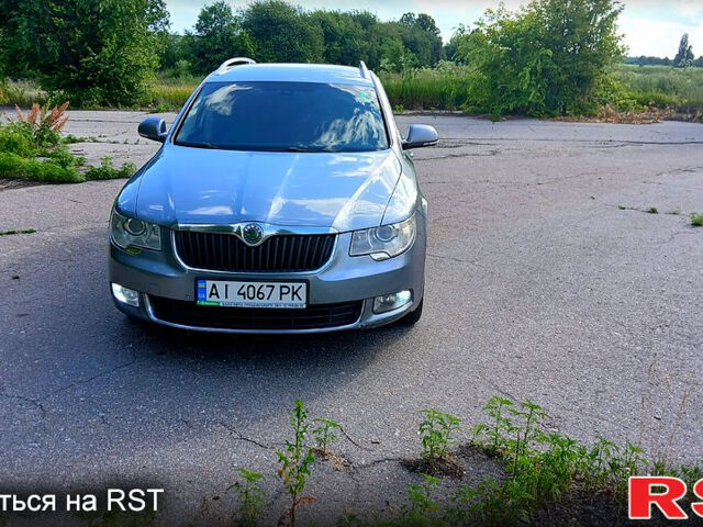 Серый Шкода Суперб, объемом двигателя 2 л и пробегом 299 тыс. км за 9000 $, фото 1 на Automoto.ua