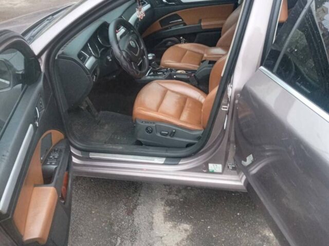 Сірий Шкода Суперб, об'ємом двигуна 2 л та пробігом 280 тис. км за 9500 $, фото 1 на Automoto.ua