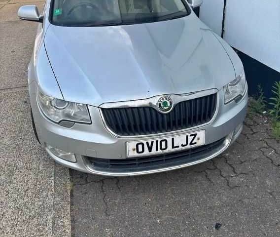 Серый Шкода Суперб, объемом двигателя 2 л и пробегом 145 тыс. км за 3267 $, фото 1 на Automoto.ua