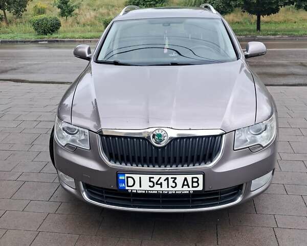 Серый Шкода Суперб, объемом двигателя 1.8 л и пробегом 325 тыс. км за 9300 $, фото 1 на Automoto.ua