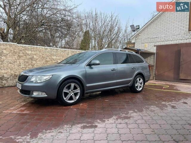 Сірий Шкода Суперб, об'ємом двигуна 2 л та пробігом 325 тис. км за 10000 $, фото 1 на Automoto.ua