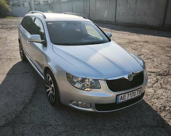 Серый Шкода Суперб, объемом двигателя 1.8 л и пробегом 317 тыс. км за 8500 $, фото 1 на Automoto.ua