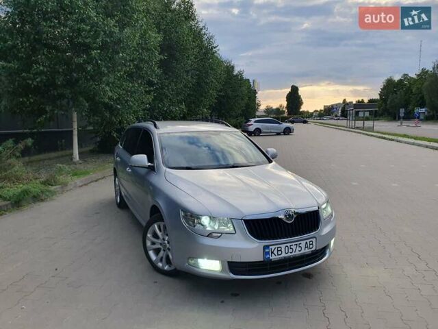Серый Шкода Суперб, объемом двигателя 1.97 л и пробегом 348 тыс. км за 10200 $, фото 1 на Automoto.ua