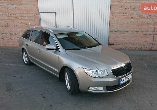 Серый Шкода Суперб, объемом двигателя 1.8 л и пробегом 224 тыс. км за 9500 $, фото 1 на Automoto.ua