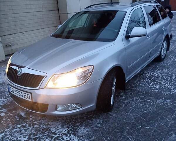 Серый Шкода Суперб, объемом двигателя 1.8 л и пробегом 196 тыс. км за 7800 $, фото 1 на Automoto.ua