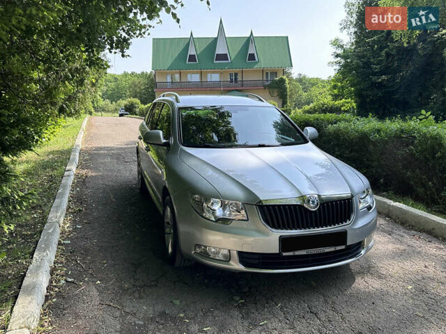 Серый Шкода Суперб, объемом двигателя 2 л и пробегом 322 тыс. км за 10200 $, фото 1 на Automoto.ua