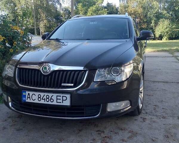 Сірий Шкода Суперб, об'ємом двигуна 1.6 л та пробігом 230 тис. км за 12300 $, фото 1 на Automoto.ua