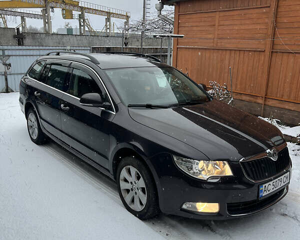 Серый Шкода Суперб, объемом двигателя 2 л и пробегом 282 тыс. км за 9500 $, фото 1 на Automoto.ua