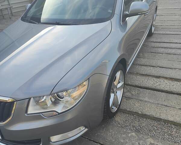 Серый Шкода Суперб, объемом двигателя 1.98 л и пробегом 195 тыс. км за 9700 $, фото 1 на Automoto.ua