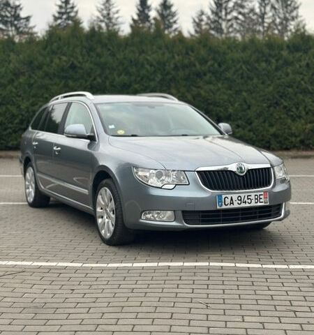 Серый Шкода Суперб, объемом двигателя 2 л и пробегом 330 тыс. км за 9000 $, фото 1 на Automoto.ua