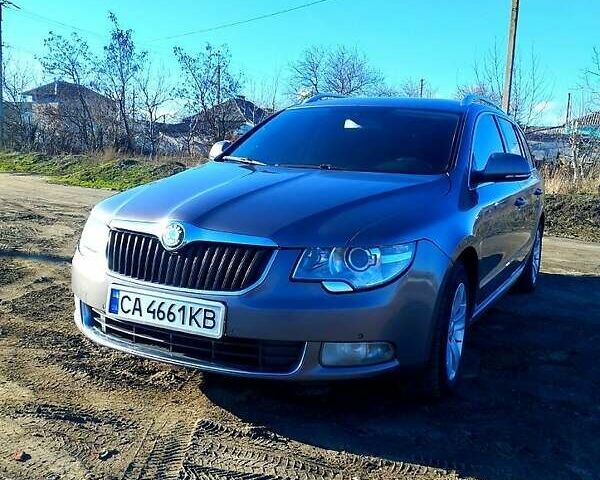 Сірий Шкода Суперб, об'ємом двигуна 1.6 л та пробігом 300 тис. км за 8500 $, фото 1 на Automoto.ua