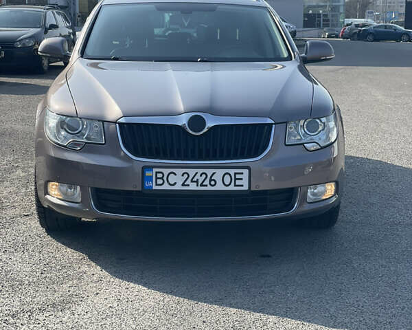 Серый Шкода Суперб, объемом двигателя 1.8 л и пробегом 312 тыс. км за 8800 $, фото 1 на Automoto.ua