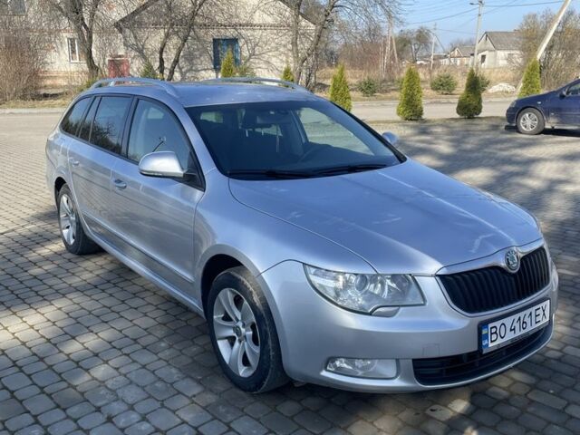 Сірий Шкода Суперб, об'ємом двигуна 2 л та пробігом 269 тис. км за 7500 $, фото 1 на Automoto.ua