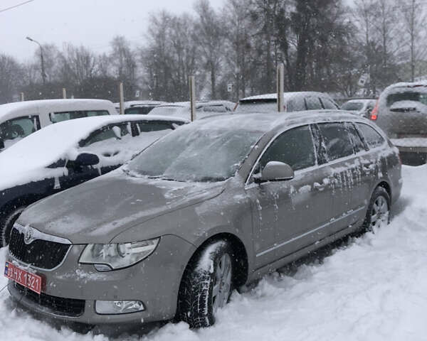 Серый Шкода Суперб, объемом двигателя 1.8 л и пробегом 211 тыс. км за 10800 $, фото 1 на Automoto.ua